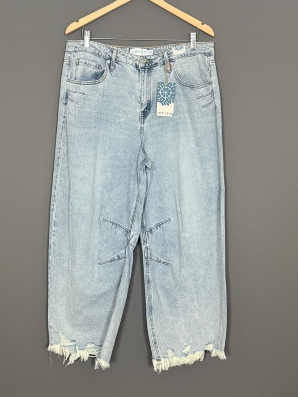 Y2K Dakota Blue Barrel Leg Cropped Jeans Light Wash Distressed 13/31
